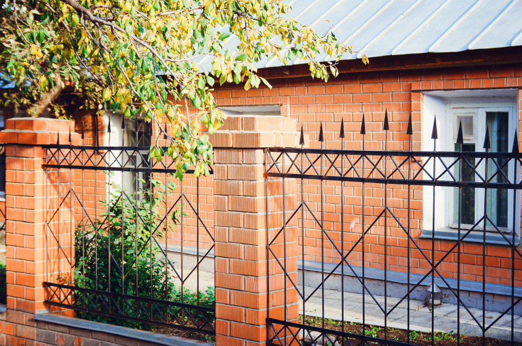 Fencing around a house